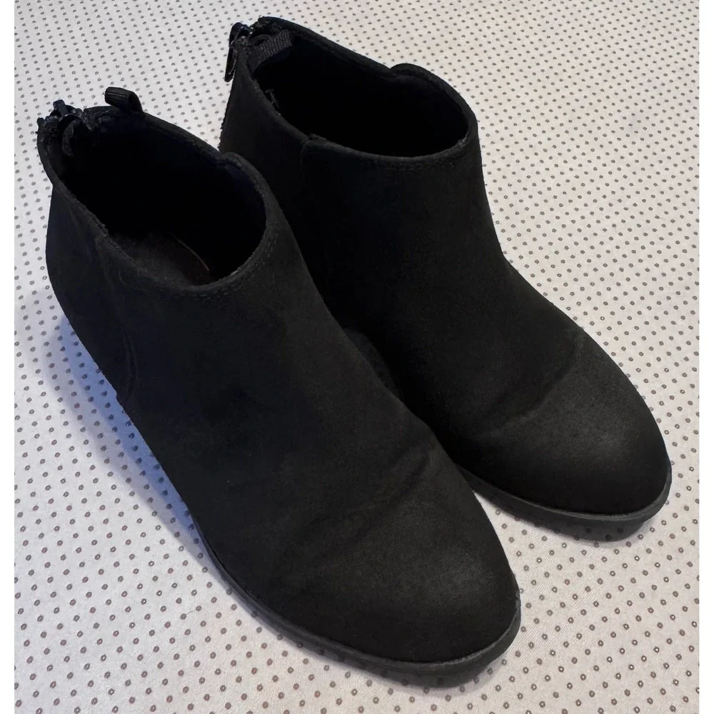 Old Navy Kids Black Faux Suede Ankle Boots Back Zip Block Heel Size 2